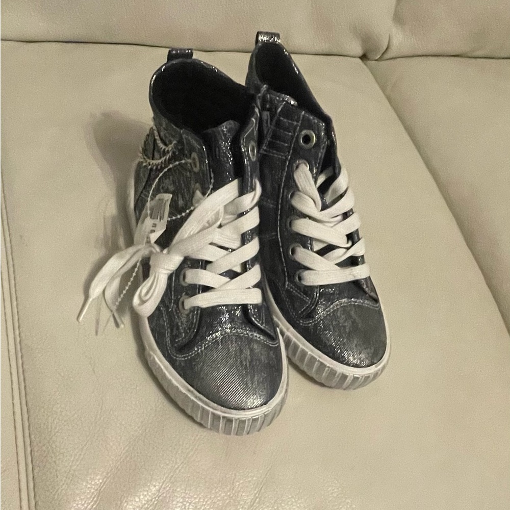 Blowfish Kids High-Top Sneakers in Metallic Black with White Laces - Size 2